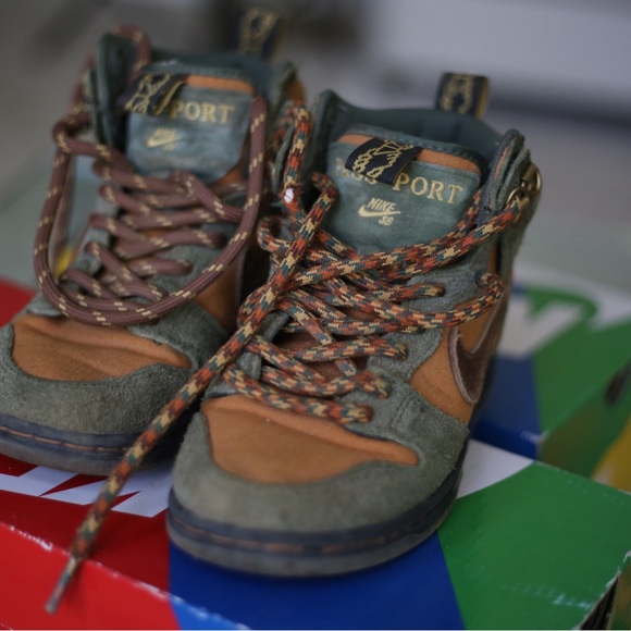 Nike SB High Pro Dunks Passport - SIZE 4.5/6 - Picture 4 of 9